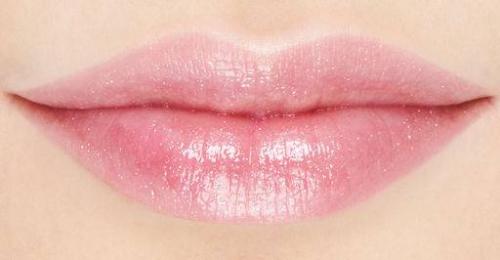 Как красить тонкие губы, чтобы они казались больше. Как увеличить губы с помощью макияжа?