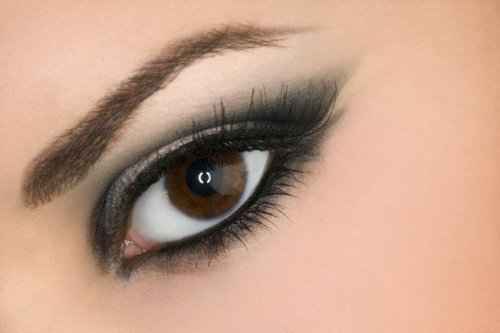 Как правильно красить глаза миндалевидной формы