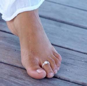 кольцо на пальце на ноге
