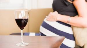 Можно ли вино на ранних сроках беременности