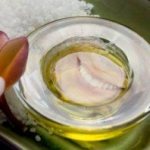 Отбеливание зубов маслом чайного дерева