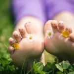 Почему дети должны ходить босиком