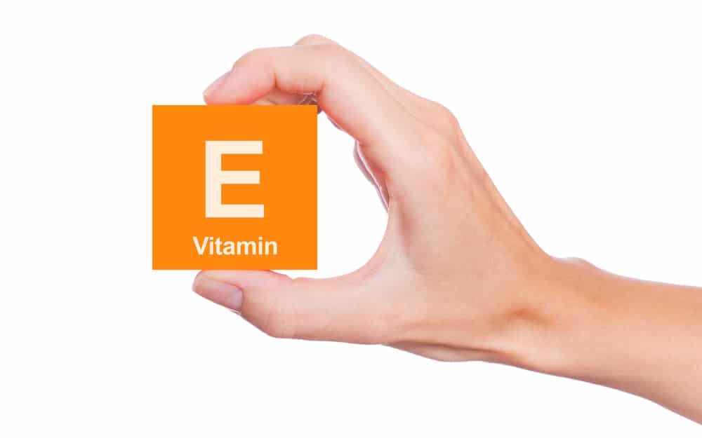 Польза витамина А и Е для женщин: сохранение красоты и молодости