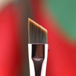 Скошенная кисть для макияжа бровей или покраски