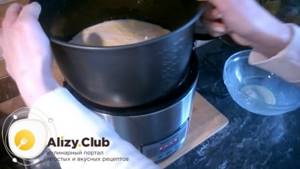 Смотрите как приготовить омлет с колбасой на сковороде и в мультиварке