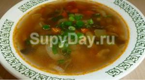Суп из белых сушёных грибов и кабачков