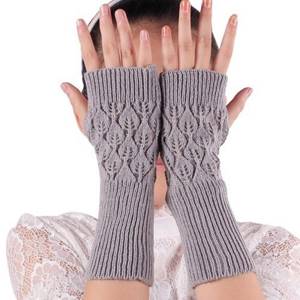 Вязаные перчатки без пальцев